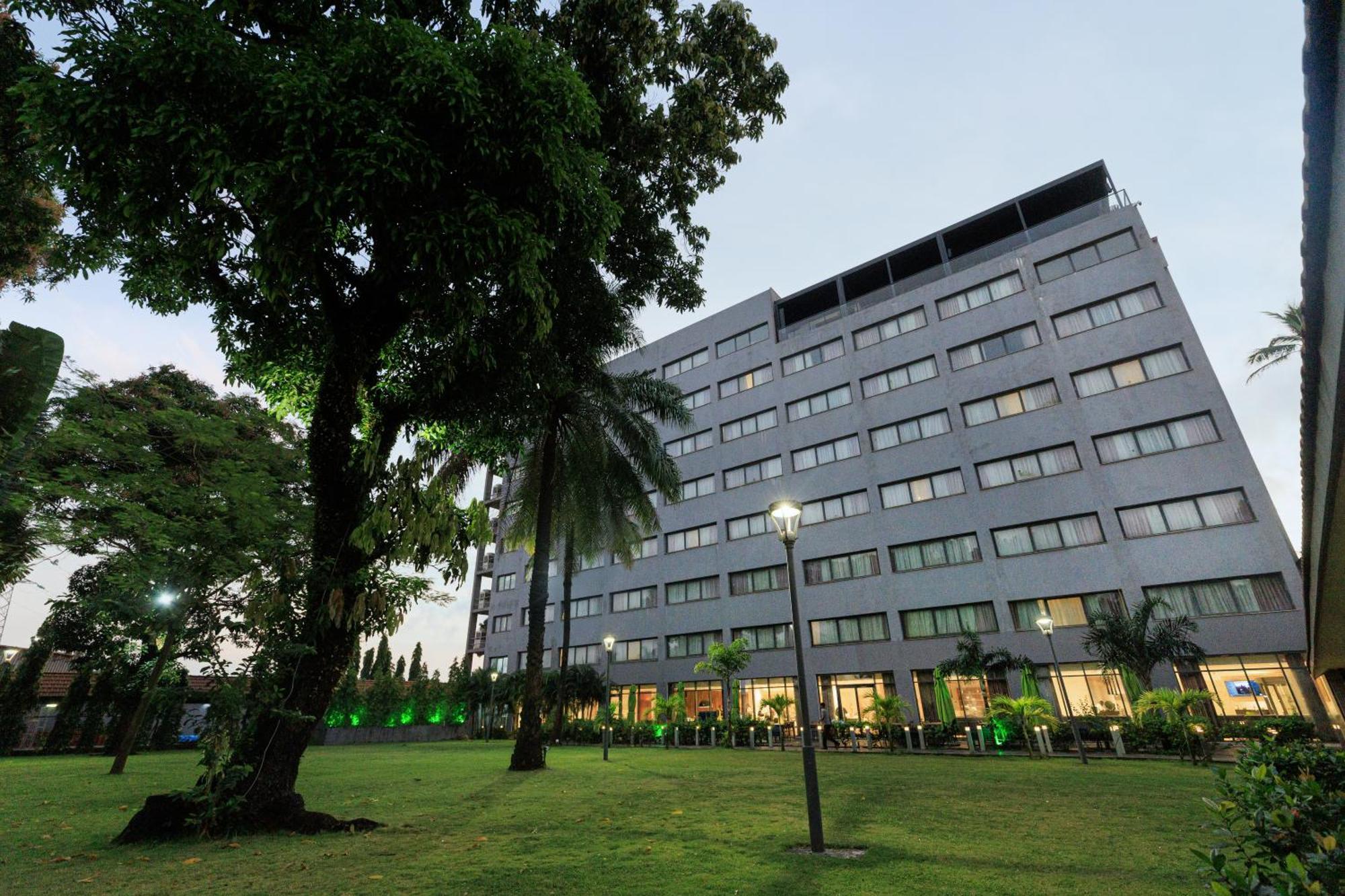Riviera Royal Hotel Conakry Exteriör bild